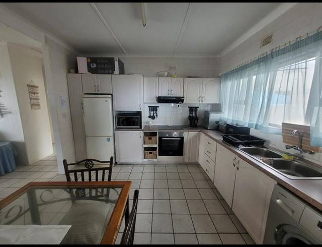 2 BEDROOM APARTMENT FOR SALE IN MANABA BEACH